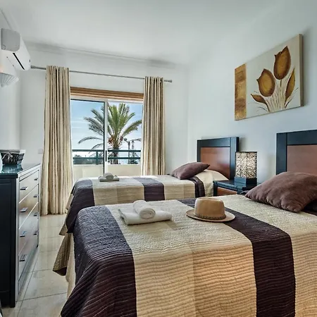 Mar 11 By Algarve Holidays شقة