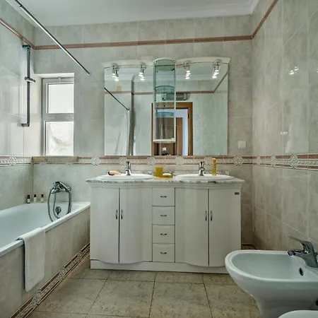 Mar 11 By Algarve Holidays Gale (Albufeira)